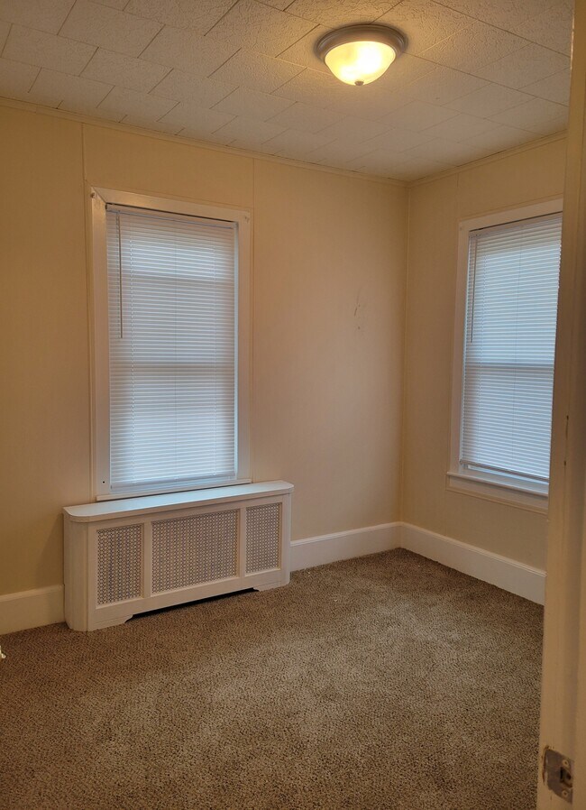 Building Photo - 104 Perkasie Ave