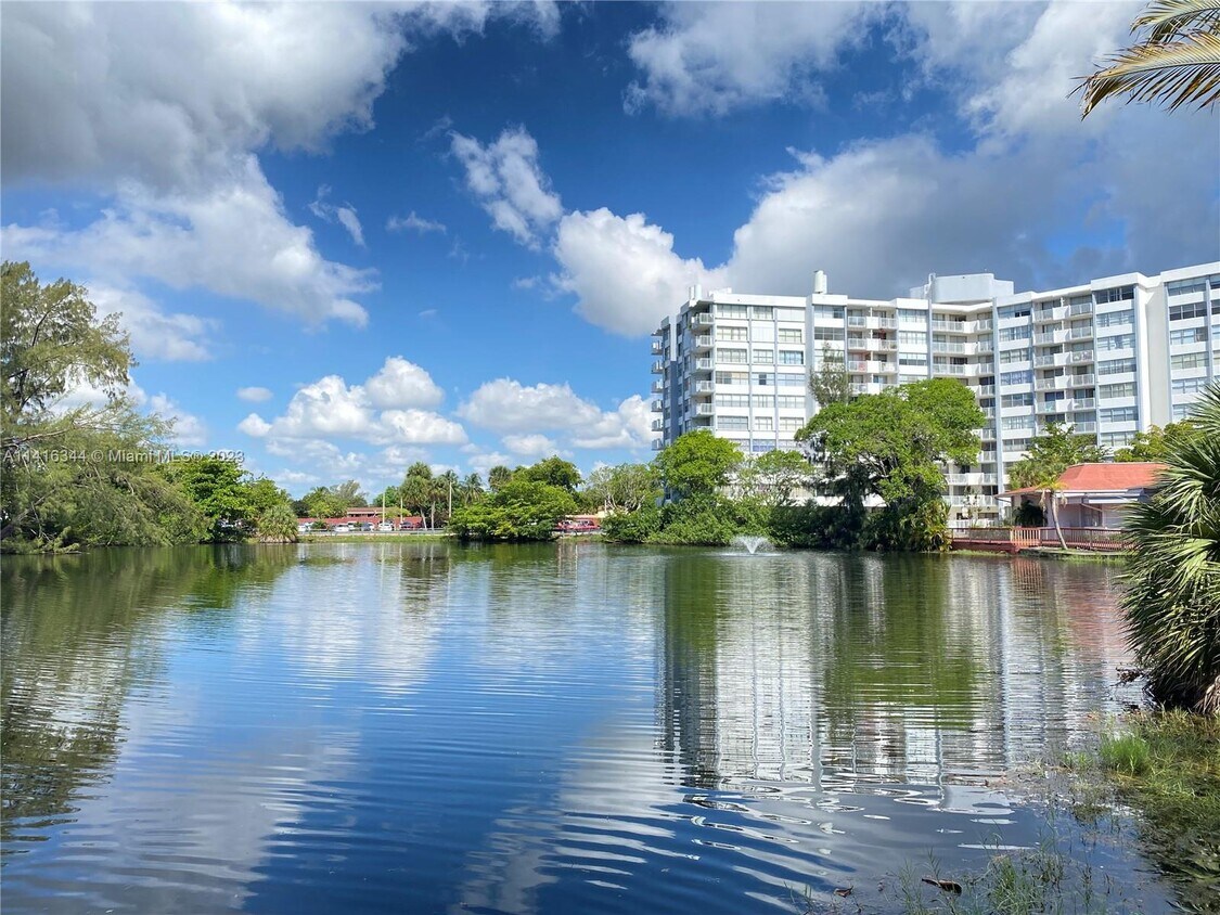 1300 NE Miami Gardens Dr Unit 701E, Miami, FL 33179 Apartment for