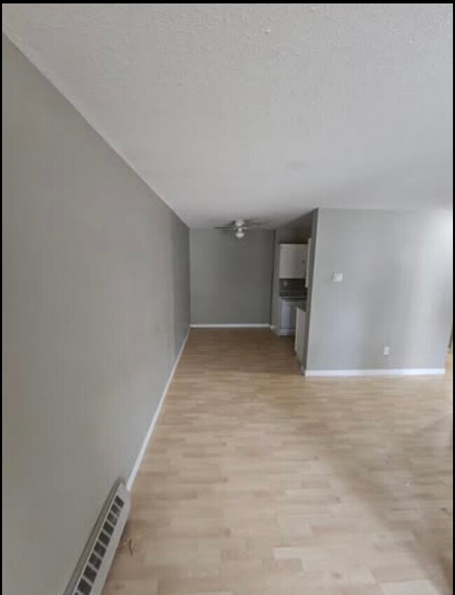 Building Photo - Unit For Rent