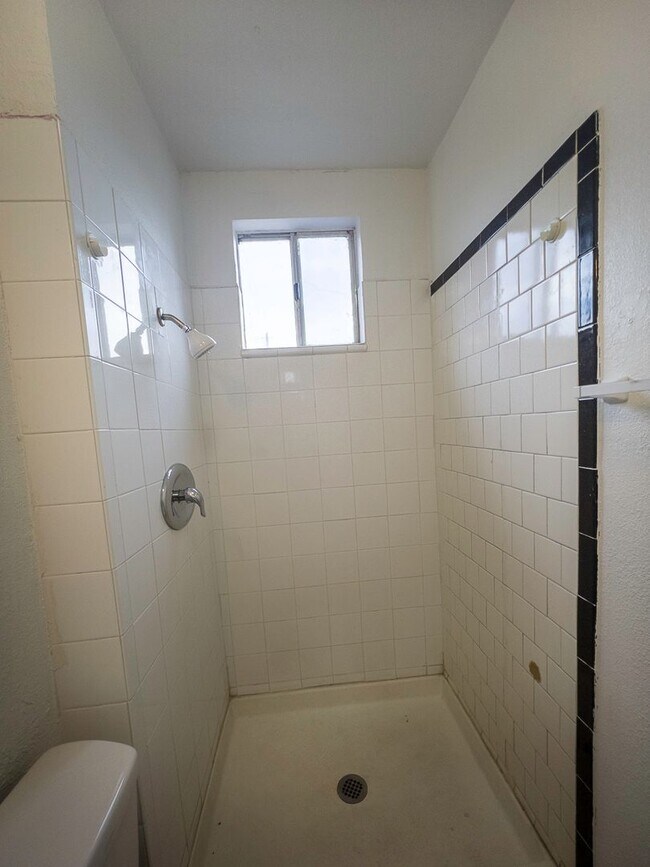 Foto del edificio - 1 bed and 1 bath located in Henderson!