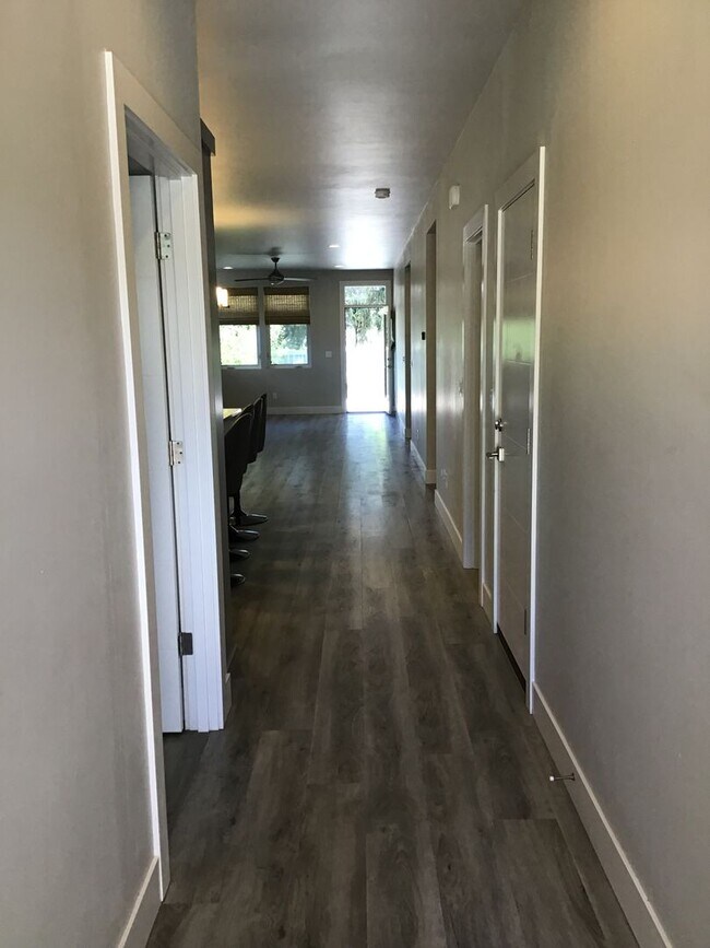 Building Photo - Northeast Bend Home in Quiet Neighborhood