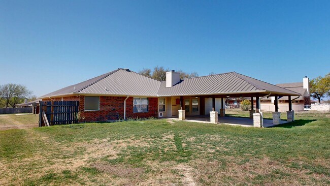 Foto del edificio - PRICE IMPROVEMENT ONLY $2,195 for OVER 1 A...