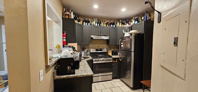 Foto del edificio - $500 Rebate Upon Closing! Luxury Apt. Near BU Campus.  Ht/HW Included.