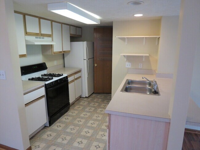 Foto del edificio - 1700 Rock Creek Dr