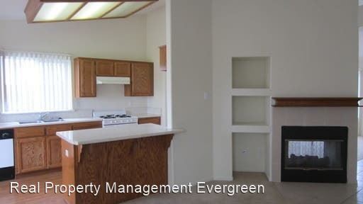 Foto del edificio - 4 br, 2 bath House - 1749 W. Pamela Ct.