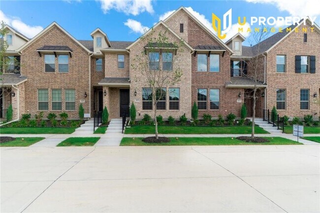 Building Photo - Luxary & Energy Saving TownHome,