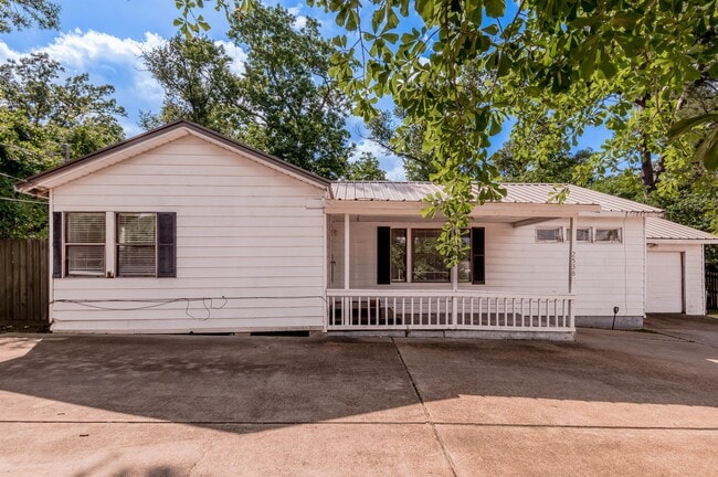 Foto del edificio - 2538 Sycamore Ave
