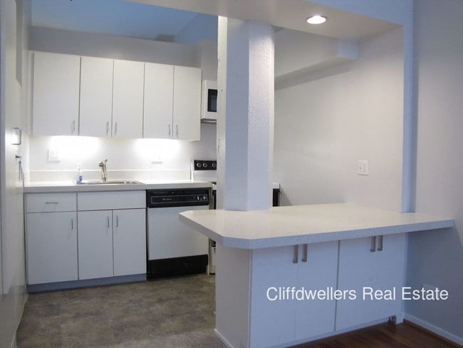 Building Photo - 720 16th St