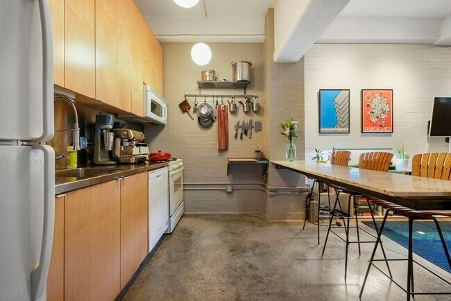 Building Photo - 42 Chauncy St