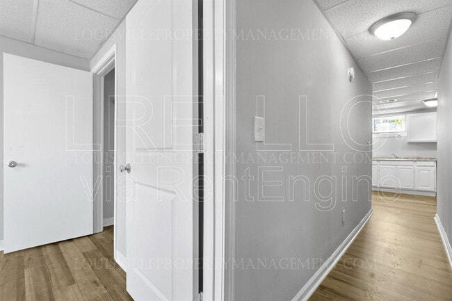 Building Photo - 706 Roselane St