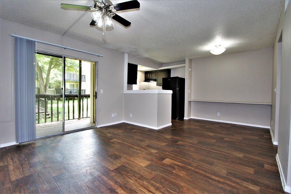 Primary Photo - 1511 Southport Dr