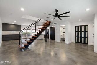 Building Photo - 4208 N Parkway Ave