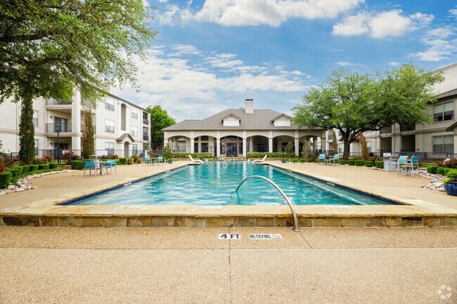 Building Photo - Lakes At Lewisville