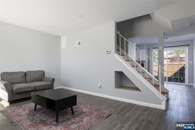 Foto del edificio - 108 Greenwood Loop Rd