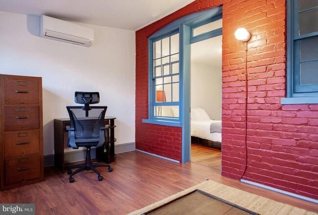 Foto del edificio - 565 23rd Pl NE