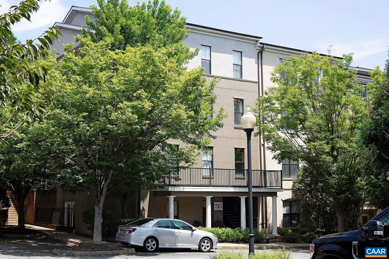 Primary Photo - 745 Walker Square