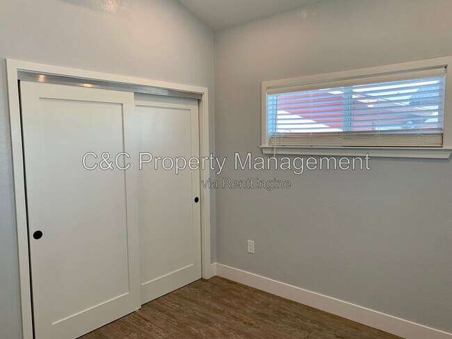 Building Photo - 1499 Alhambra St