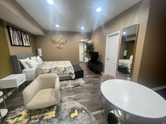 Foto del edificio - 5217 Forest Pines Dr