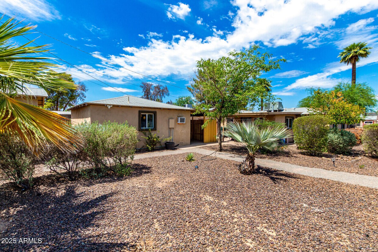 Foto principal - 2245 N 22nd St