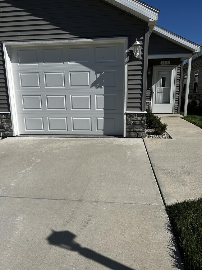 1418 W Mulberry St, Kokomo, IN 46901 Townhome Rentals in Kokomo IN