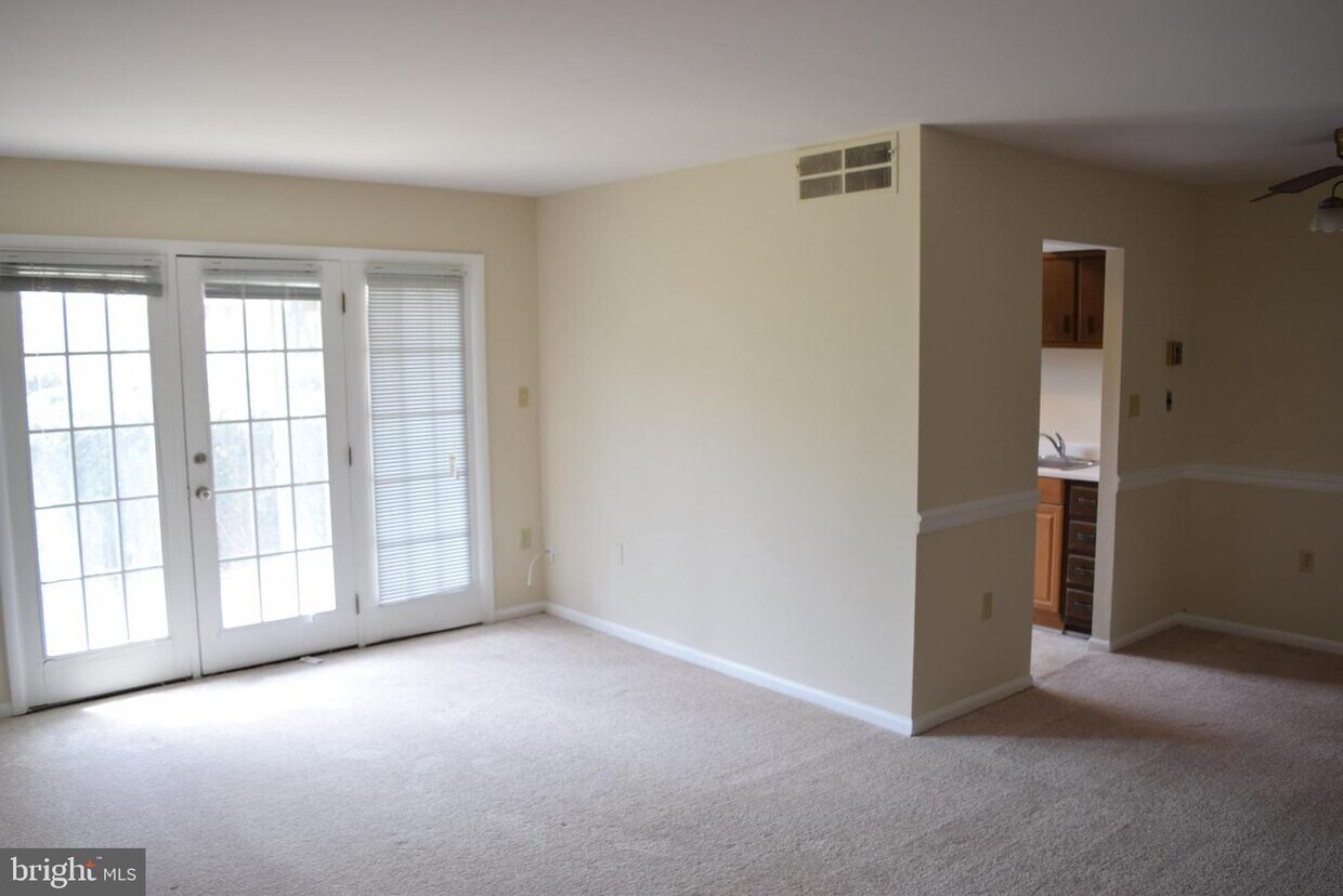 9471 Fairfax Blvd Unit 103, Fairfax, VA 22031 Room for Rent in
