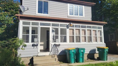 Building Photo - 310 Dewey St