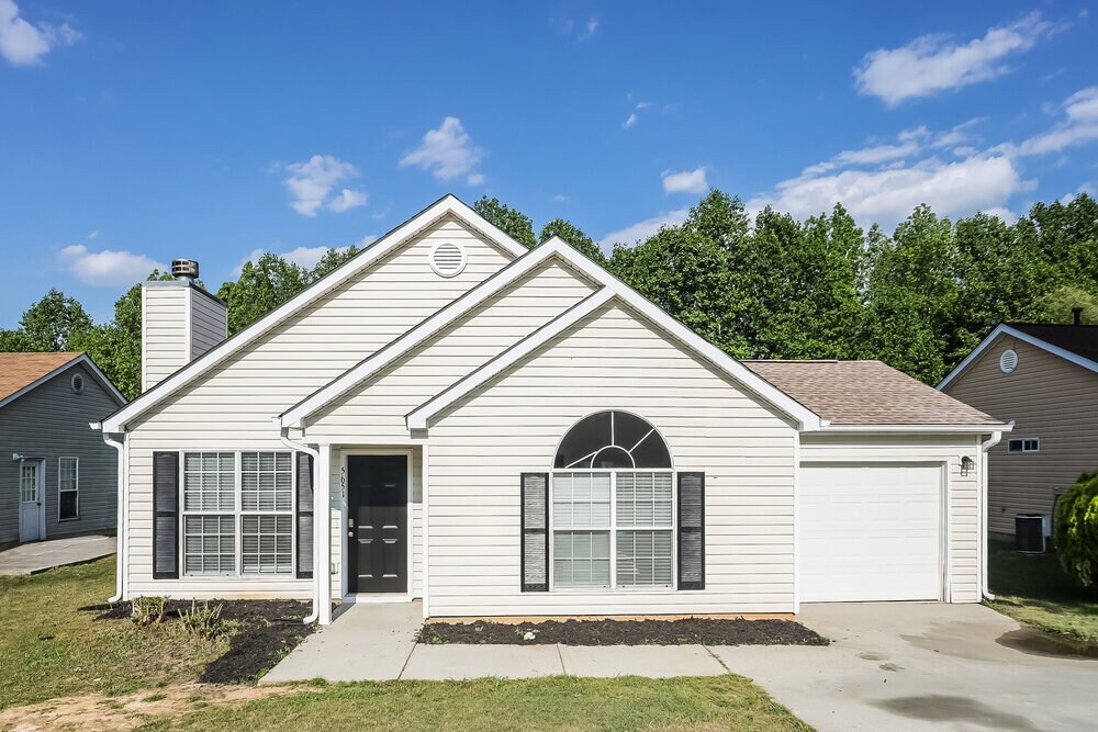 Foto principal - 5651 Eagles Feather Ln