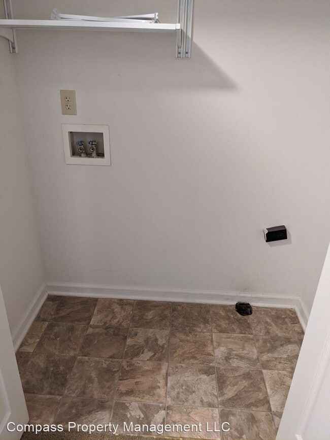 Building Photo - 2 br, 2 bath House - 69 Virgil Dr.