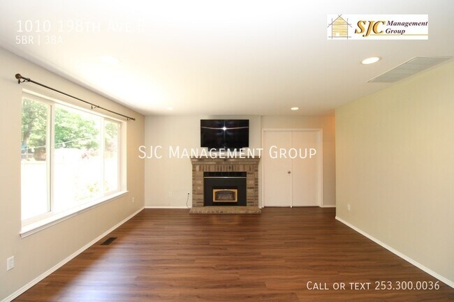 Building Photo - Five Bedroom home for rent in Lake Tapps