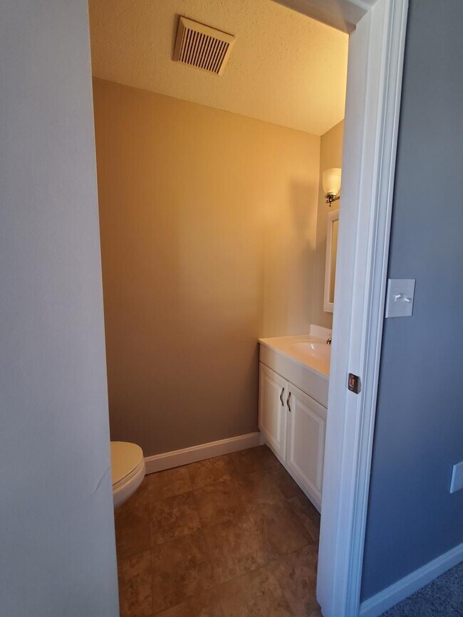 Foto del edificio - 5 Marc Dr