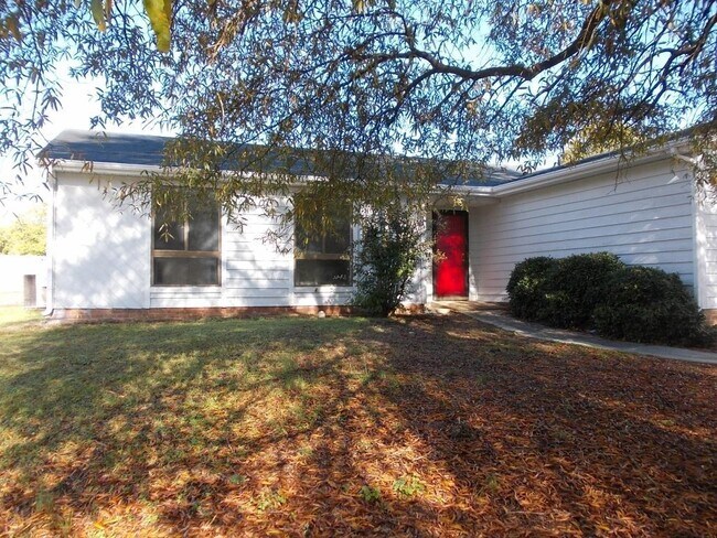 Building Photo - Updated Spacious Ranch Near Ballantyne