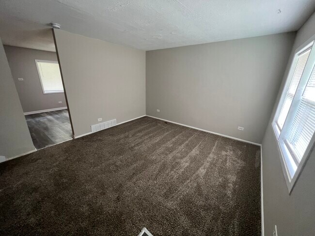 Building Photo - 22147 E Churchill Dr
