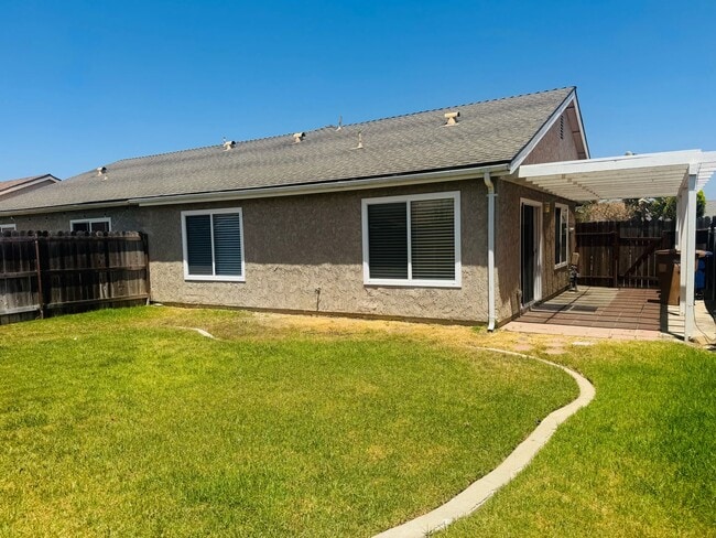 Foto del edificio - Mission Oaks 3-Bedroom Gem