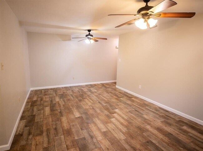 Building Photo - 1535 Silverpines Rd
