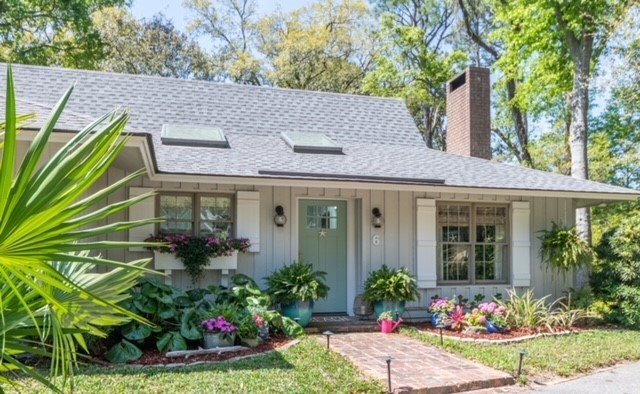 Building Photo - Charming 3-Bedroom Home with 2 Full Bathro...