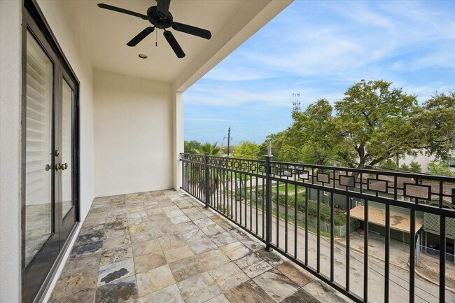 Foto del edificio - 6906 Sewanee St