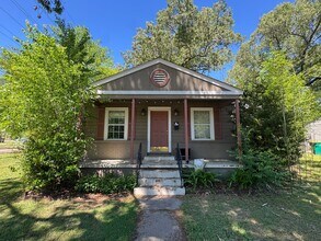 Building Photo - 722 W 34th St