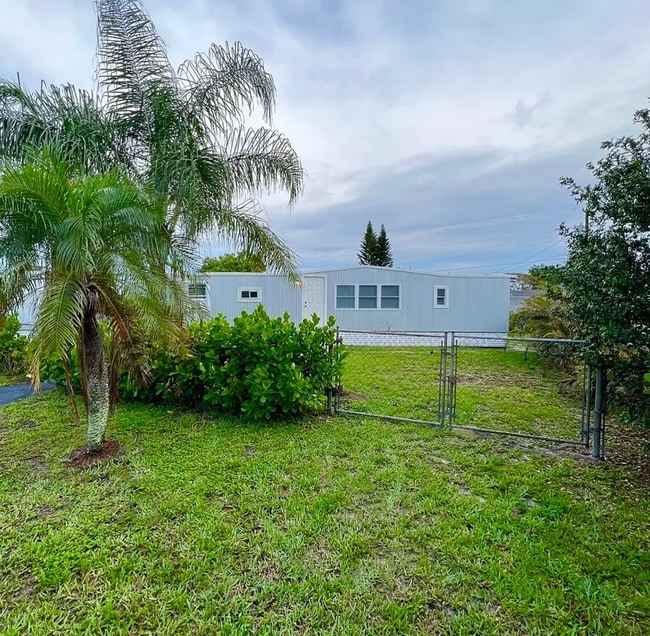 Photo - 4953 Gun Club Rd House