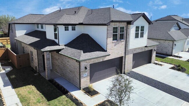 Building Photo - 7318 Coconut Bay Dr