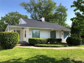 Building Photo - 4347 W Lake Rd