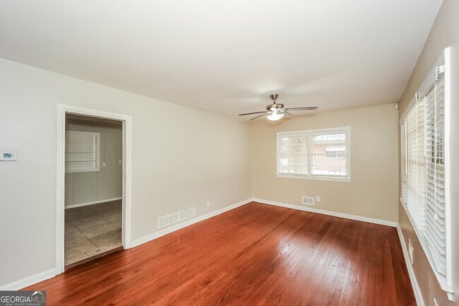 Building Photo - 1794 Broadwell St SW