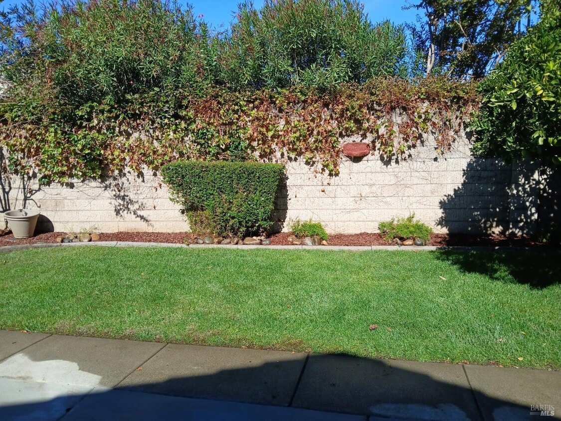 Foto principal - 413 Morales Ct