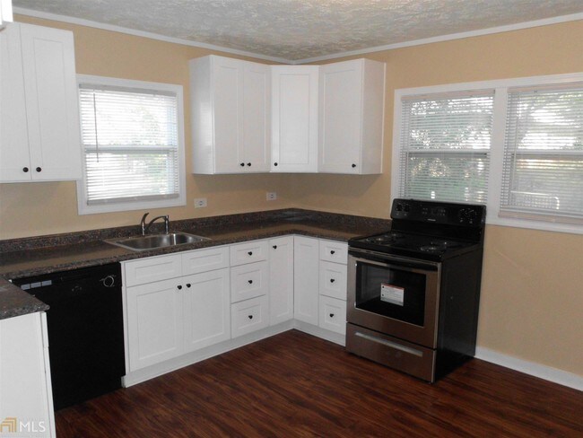 Building Photo - 4134 N Dearing St NE