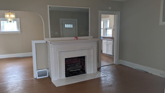 Building Photo - BELOW MARKET RENT!