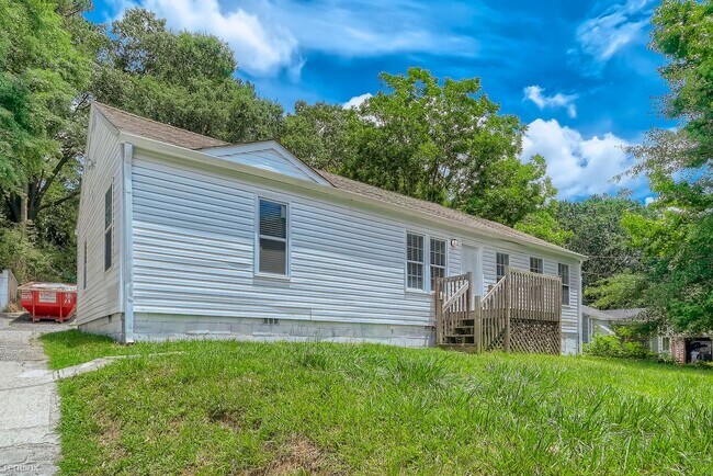 Foto del edificio - 3 br, 2 bath House - 2025 North Ave