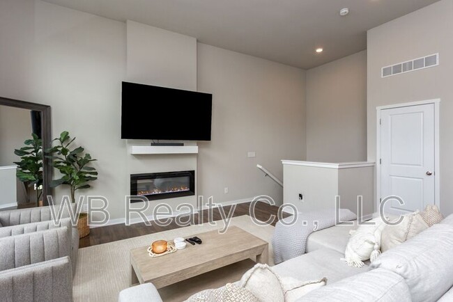 Building Photo - 9750 Turnpoint Dr