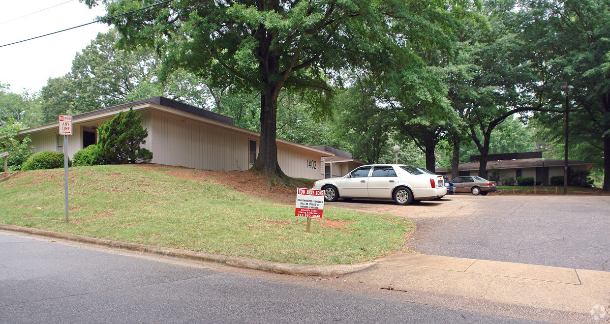 Building Photo - Woodall Apartments