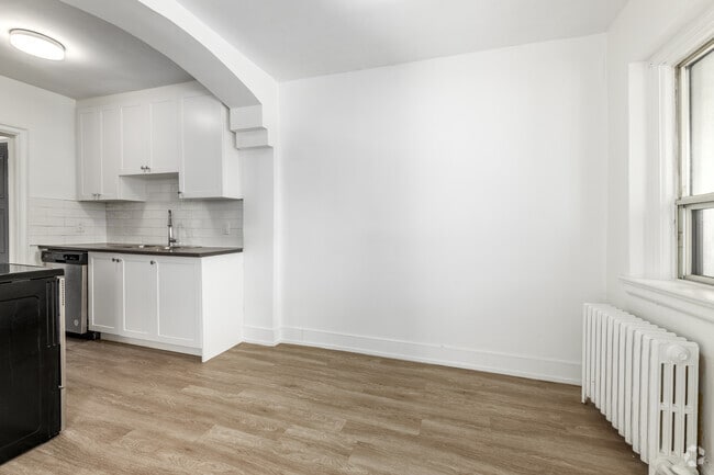 2 chambres, 1 salle de bain - 871 pi² - Salle à manger - 1650 Bathurst
