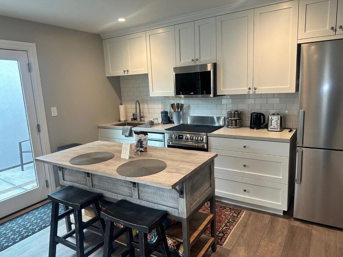 Foto principal - 843 Southampton Dr