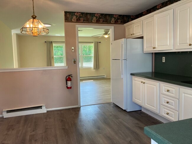 Building Photo - 335A Canterbury Ct